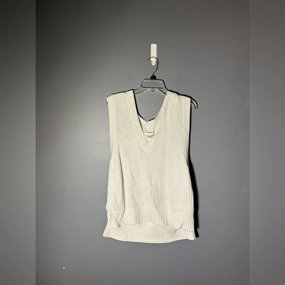 Abercrombie & Fitch Oversized Knit V Neck Sweater Vest Women’s Size Medium